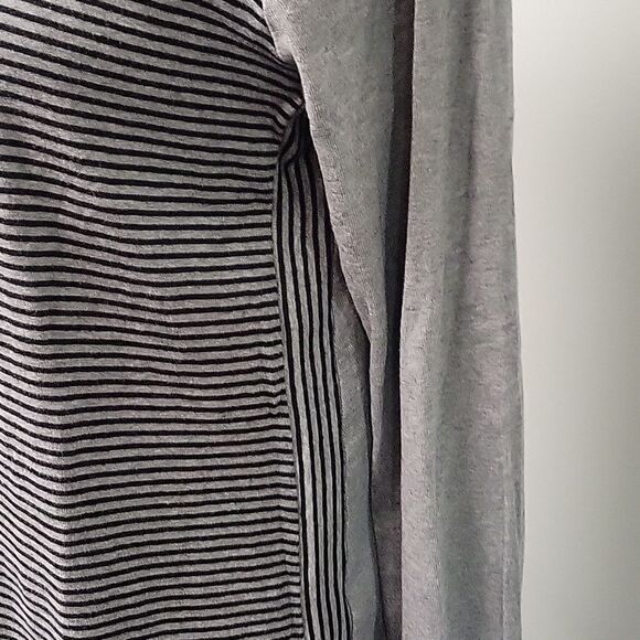J. Jill perfect Pima Striped A-line top. Size M - Picture 2 of 6